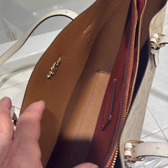 Coach Signature Mollie Tote Bag in Coated Canvas and Leather Detail. NWT - Picture 10 of 10